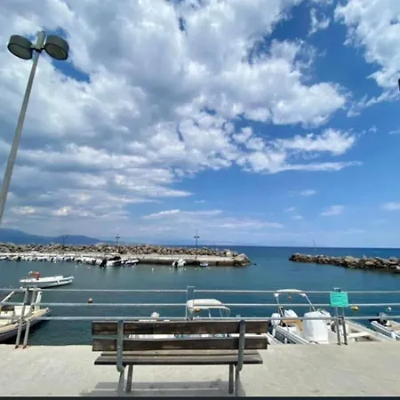 Alio Seaside Maisonette, Steps From Diakopto