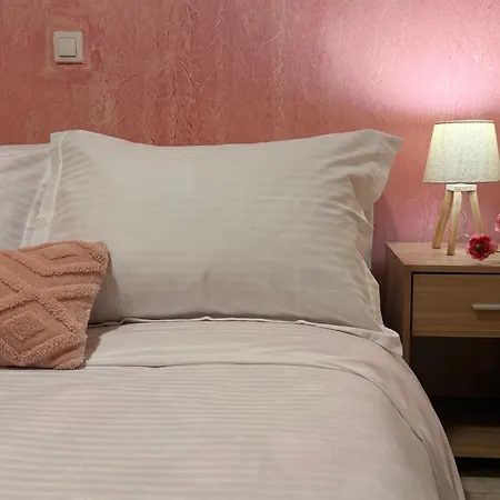 Alio Seaside Maisonette, Steps From