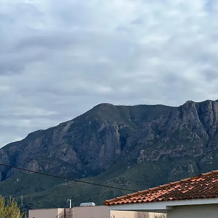 Alio Seaside Maisonette, Steps From Diakopto