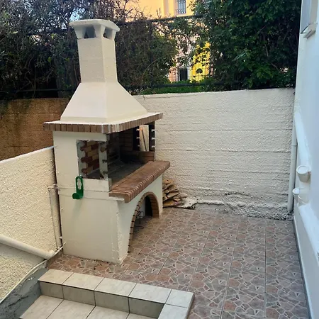 Alio Seaside Maisonette, Steps From