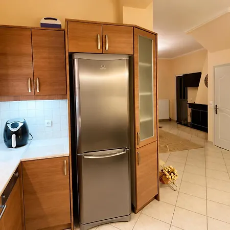 Alio Seaside Maisonette, Steps From