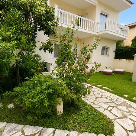 Alio Seaside Maisonette, Steps From Diakopto
