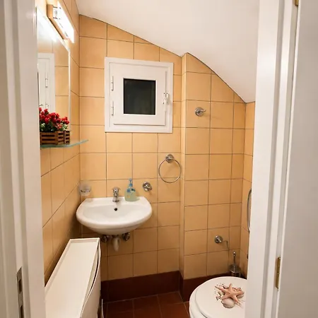 Alio Seaside Maisonette, Steps From