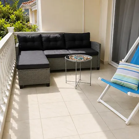 Alio Seaside Maisonette, Steps From Casa de Campo Diakopto