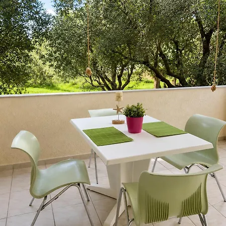 Alio Seaside Maisonette, Steps From *