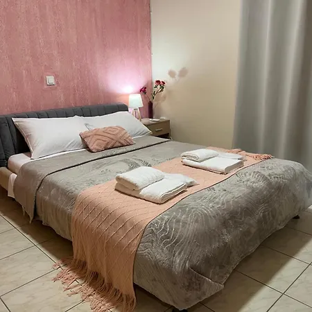 Alio Seaside Maisonette, Steps From